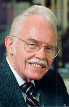 Kelly Freas's visual Art Frank Kelly Freas - Born Aug 22, 1922 - Hornell NY - Died Jan 2, 2005